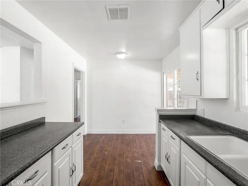 Image 11 of property listing at 2135 Arden Drive West, Fresno, CA 93703