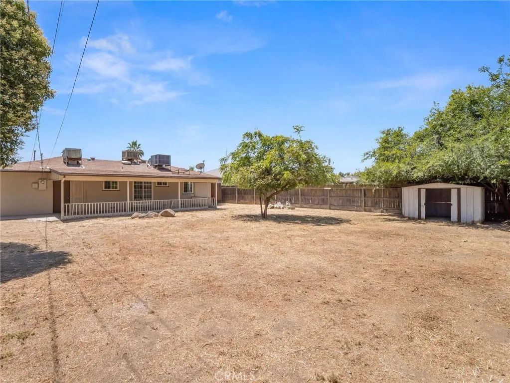Image 21 of property listing at 2135 Arden Drive West, Fresno, CA 93703