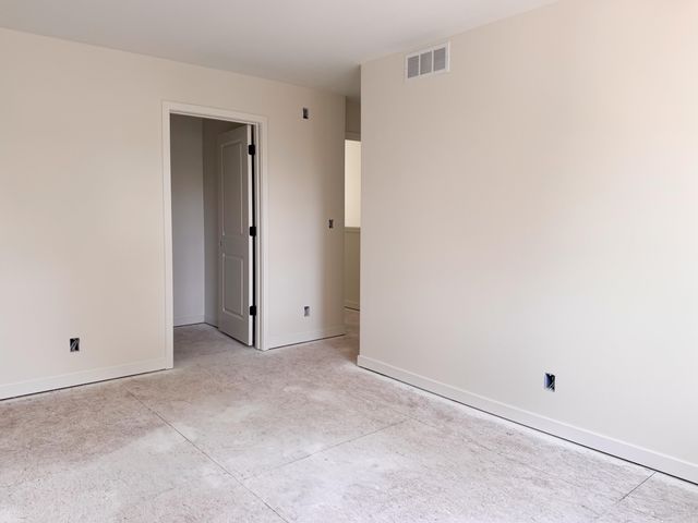 1995 N Shorewood Lane 2, Holland, MI 49423