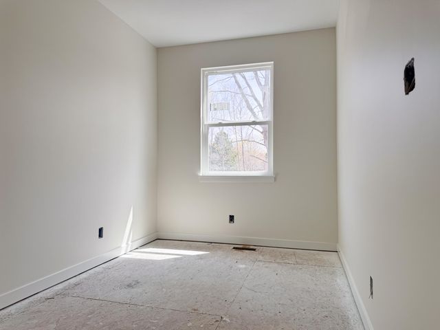 1995 N Shorewood Lane 2, Holland, MI 49423