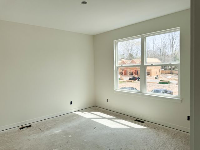 1995 N Shorewood Lane 2, Holland, MI 49423