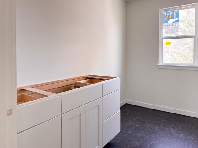 1995 N Shorewood Lane 2, Holland, MI 49423