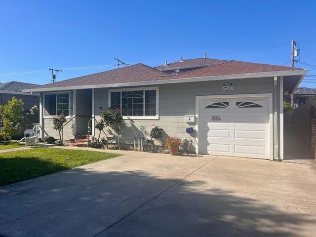 3779 Hoover Street, Redwood City, CA 94063