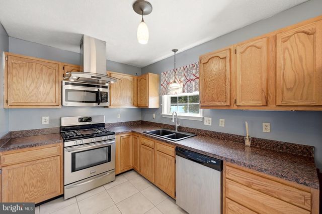261 BAER OAK DR, Maurertown, VA 22644