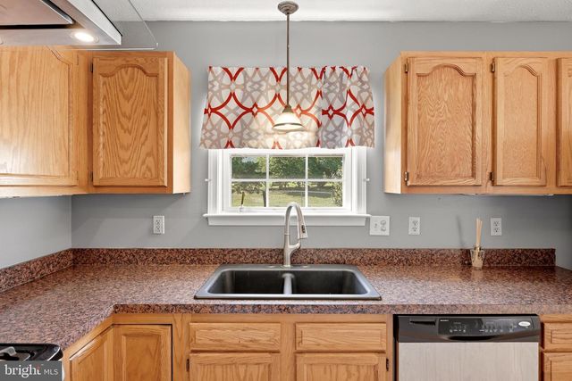 261 BAER OAK DR, Maurertown, VA 22644