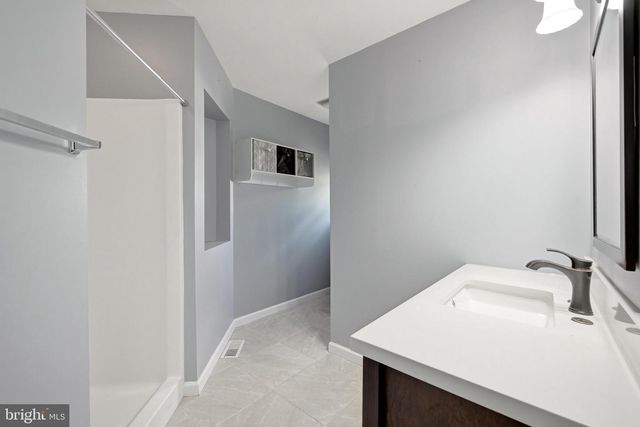 261 BAER OAK DR, Maurertown, VA 22644