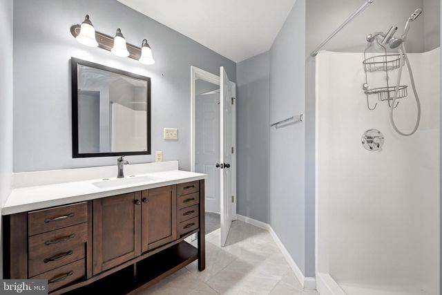 261 BAER OAK DR, Maurertown, VA 22644