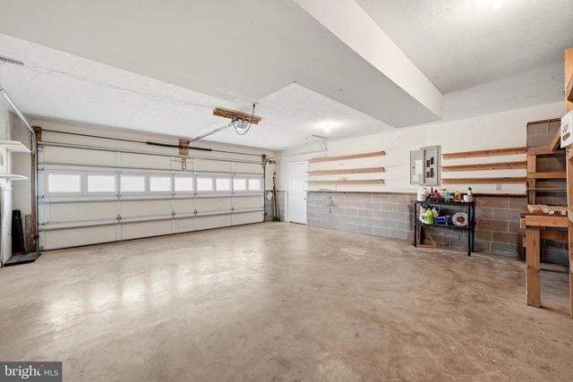 261 BAER OAK DR, Maurertown, VA 22644
