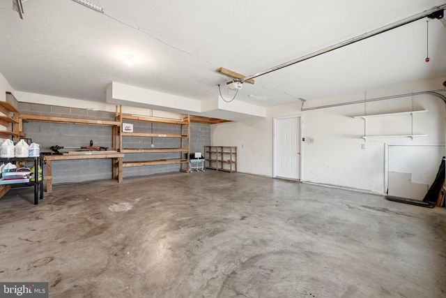 261 BAER OAK DR, Maurertown, VA 22644