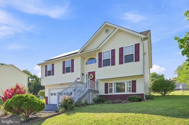 261 BAER OAK DR, Maurertown, VA 22644
