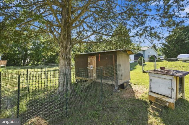 261 BAER OAK DR, Maurertown, VA 22644