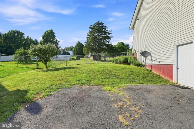 261 BAER OAK DR, Maurertown, VA 22644