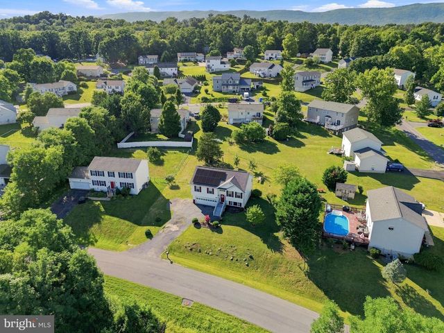 261 BAER OAK DR, Maurertown, VA 22644