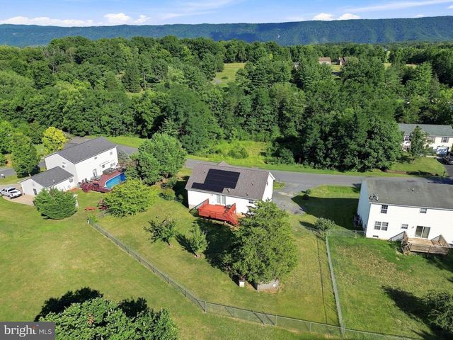 261 BAER OAK DR, Maurertown, VA 22644