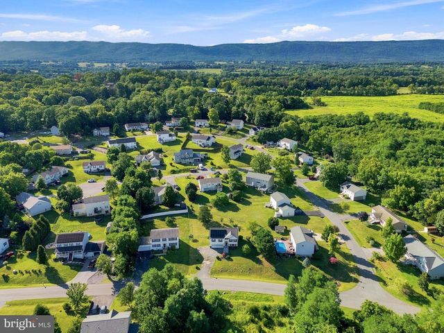 261 BAER OAK DR, Maurertown, VA 22644