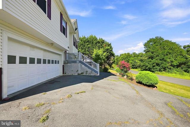 261 BAER OAK DR, Maurertown, VA 22644