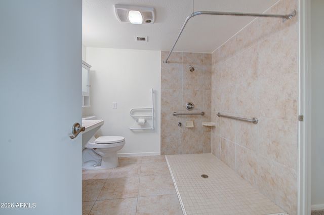 1704 W KIOWA Avenue, Mesa, AZ 85202