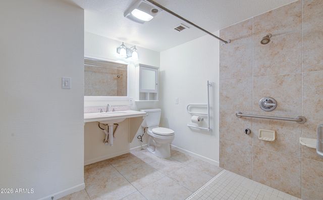 1704 W KIOWA Avenue, Mesa, AZ 85202
