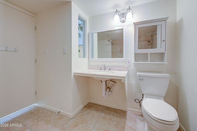 1704 W KIOWA Avenue, Mesa, AZ 85202