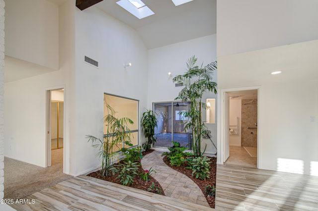 1704 W KIOWA Avenue, Mesa, AZ 85202