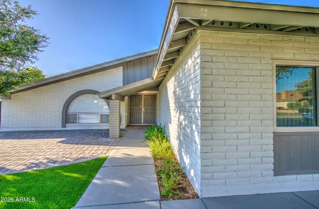 1704 W KIOWA Avenue, Mesa, AZ 85202