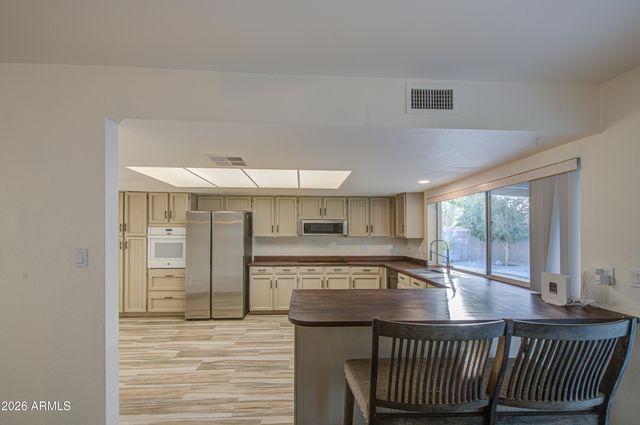 1704 W KIOWA Avenue, Mesa, AZ 85202