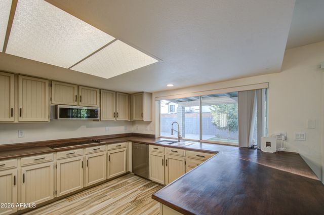 1704 W KIOWA Avenue, Mesa, AZ 85202