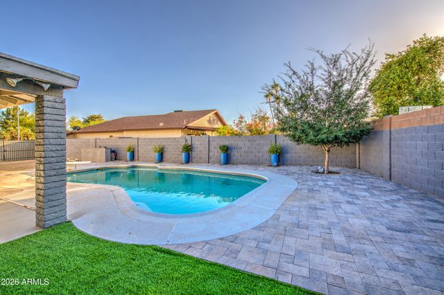 1704 W KIOWA Avenue, Mesa, AZ 85202
