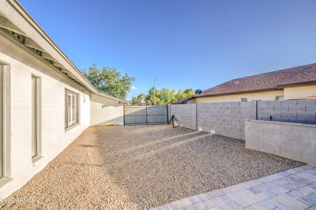 1704 W KIOWA Avenue, Mesa, AZ 85202