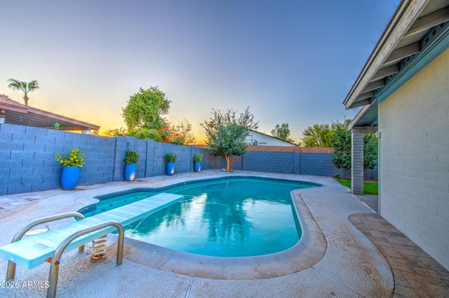 1704 W KIOWA Avenue, Mesa, AZ 85202
