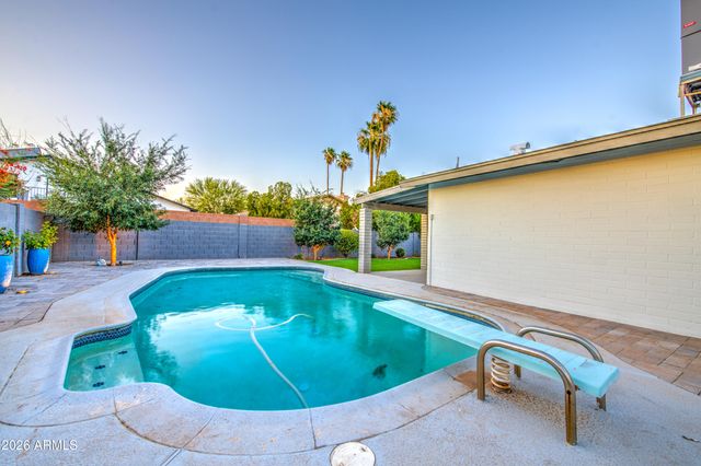 1704 W KIOWA Avenue, Mesa, AZ 85202