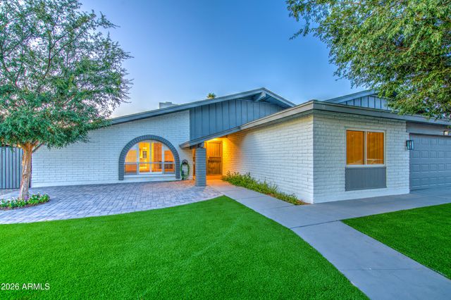 1704 W KIOWA Avenue, Mesa, AZ 85202