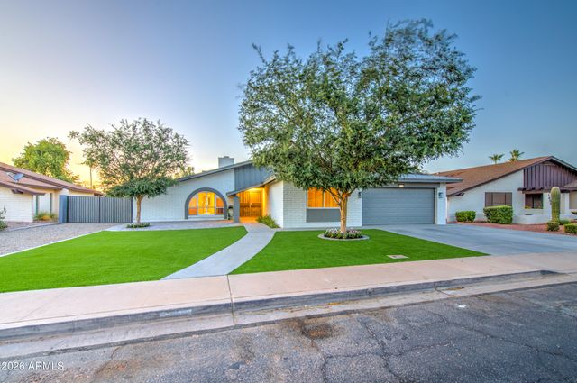 1704 W KIOWA Avenue, Mesa, AZ 85202