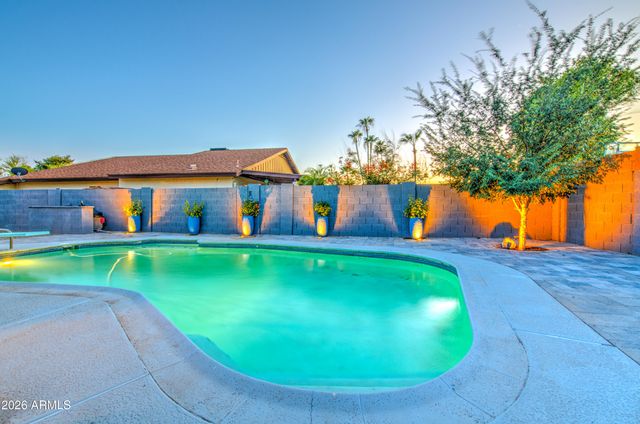 1704 W KIOWA Avenue, Mesa, AZ 85202