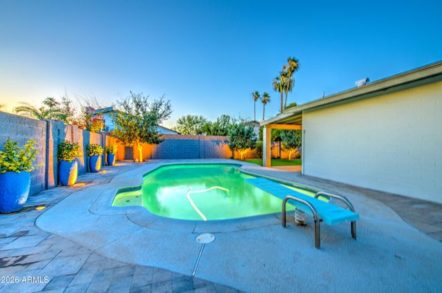 1704 W KIOWA Avenue, Mesa, AZ 85202