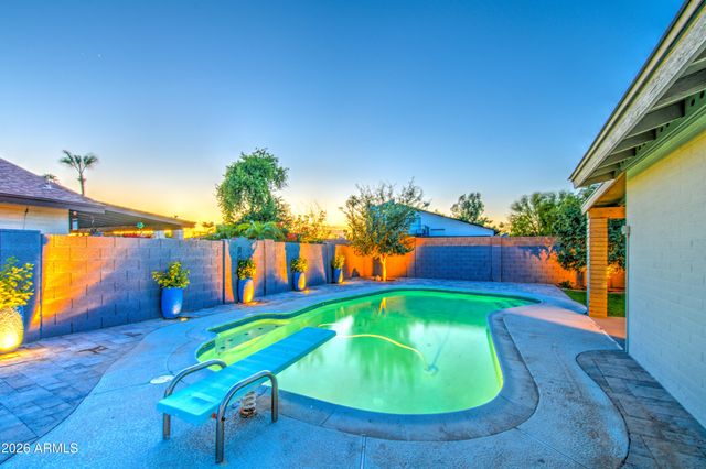1704 W KIOWA Avenue, Mesa, AZ 85202
