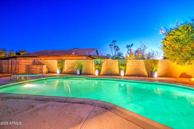 1704 W KIOWA Avenue, Mesa, AZ 85202