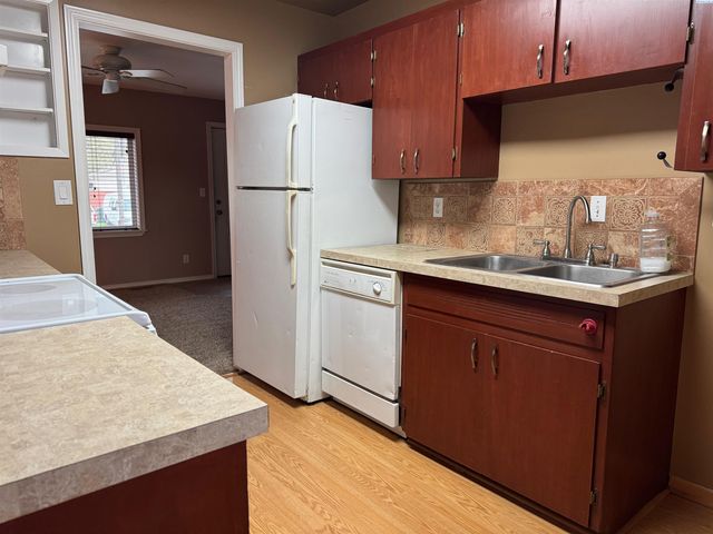 612 Blue Street, Richland, WA 99354