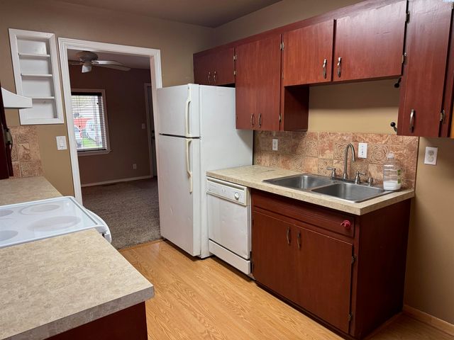 612 Blue Street, Richland, WA 99354