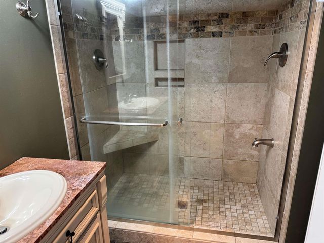 612 Blue Street, Richland, WA 99354