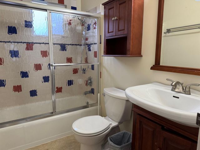 612 Blue Street, Richland, WA 99354