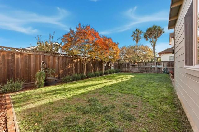 976 2nd Avenue, Redwood City, CA 94063