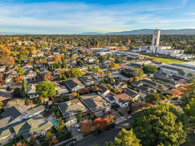 976 2nd Avenue, Redwood City, CA 94063