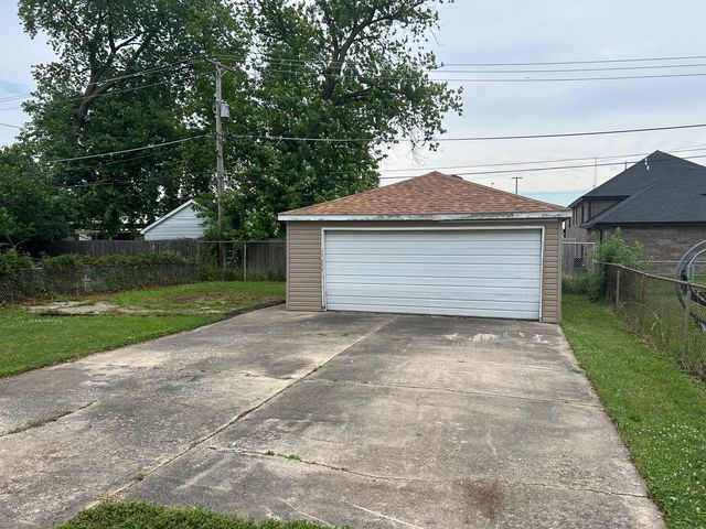 7519 Latrobe Avenue, Burbank, IL 60459