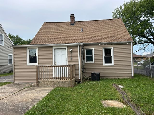 7519 Latrobe Avenue, Burbank, IL 60459