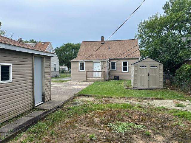 7519 Latrobe Avenue, Burbank, IL 60459