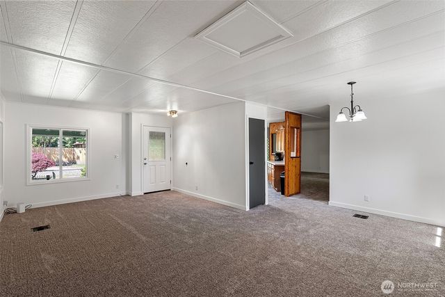 940 Yoder Lane NE, Bremerton, WA 98311