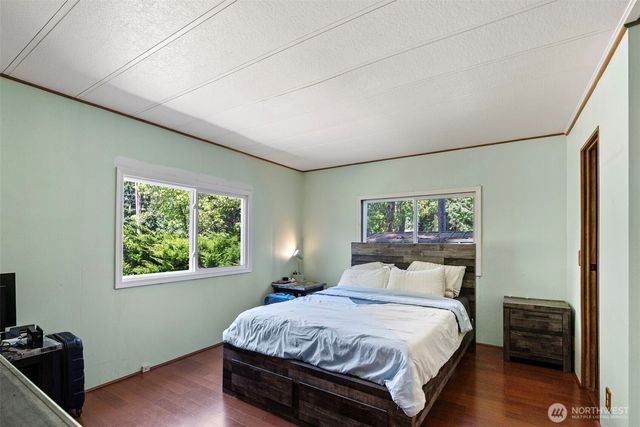 940 Yoder Lane NE, Bremerton, WA 98311