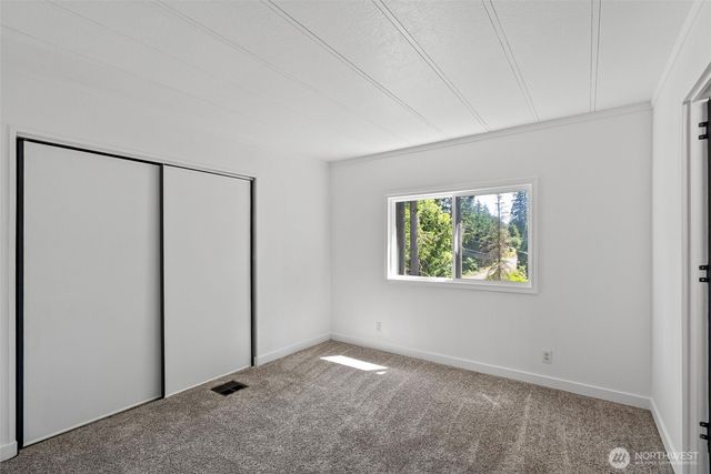 940 Yoder Lane NE, Bremerton, WA 98311