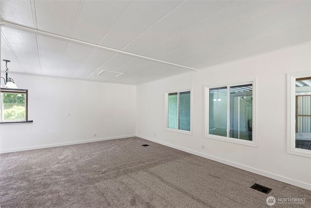 940 Yoder Lane NE, Bremerton, WA 98311
